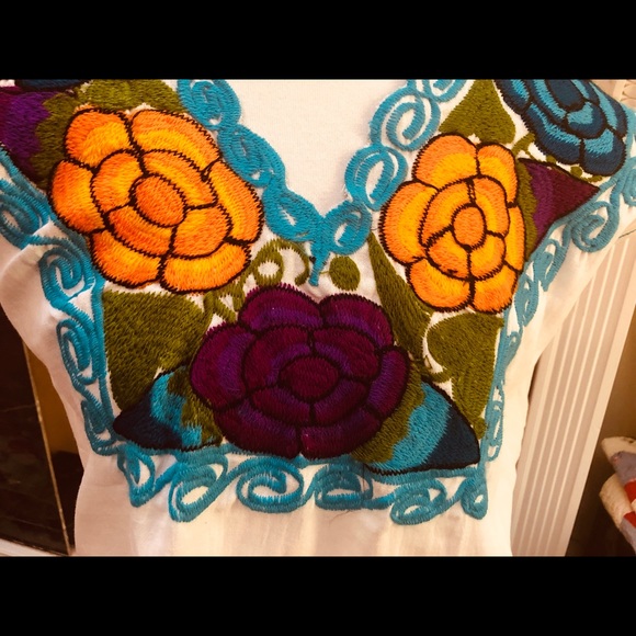 Made in Mexico beautiful Top! 💕🇲🇽🌸 - Picture 8 of 8